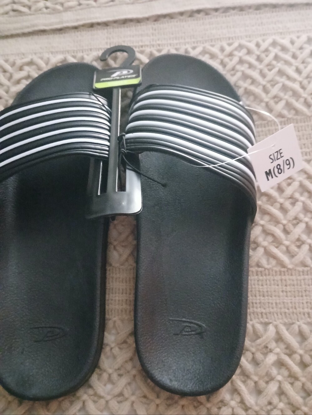 NWT MENS SIZE 9-10 SLIDES